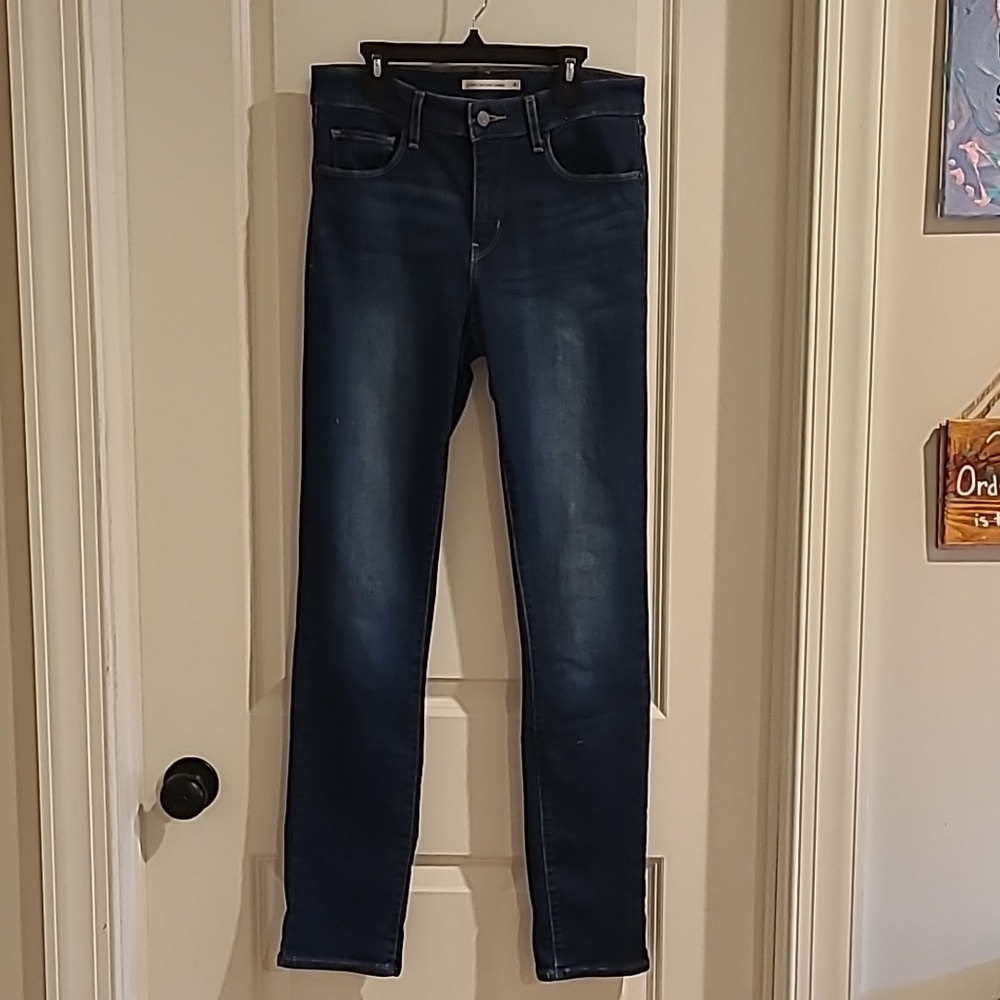 Levi's classic midrise skinny jeans